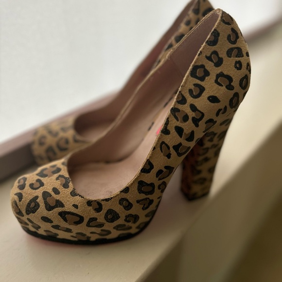 Original Betsy Johnson Shoes - Picture 3 of 3